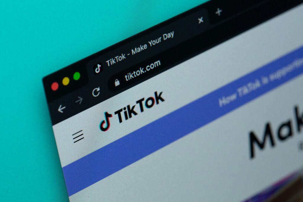 What Is the 4th Hole Slang TikTok Meaning, Origins, Context, and Online Safety Explained showing TikTok trend analysis, internet slang, and safe social media practices.