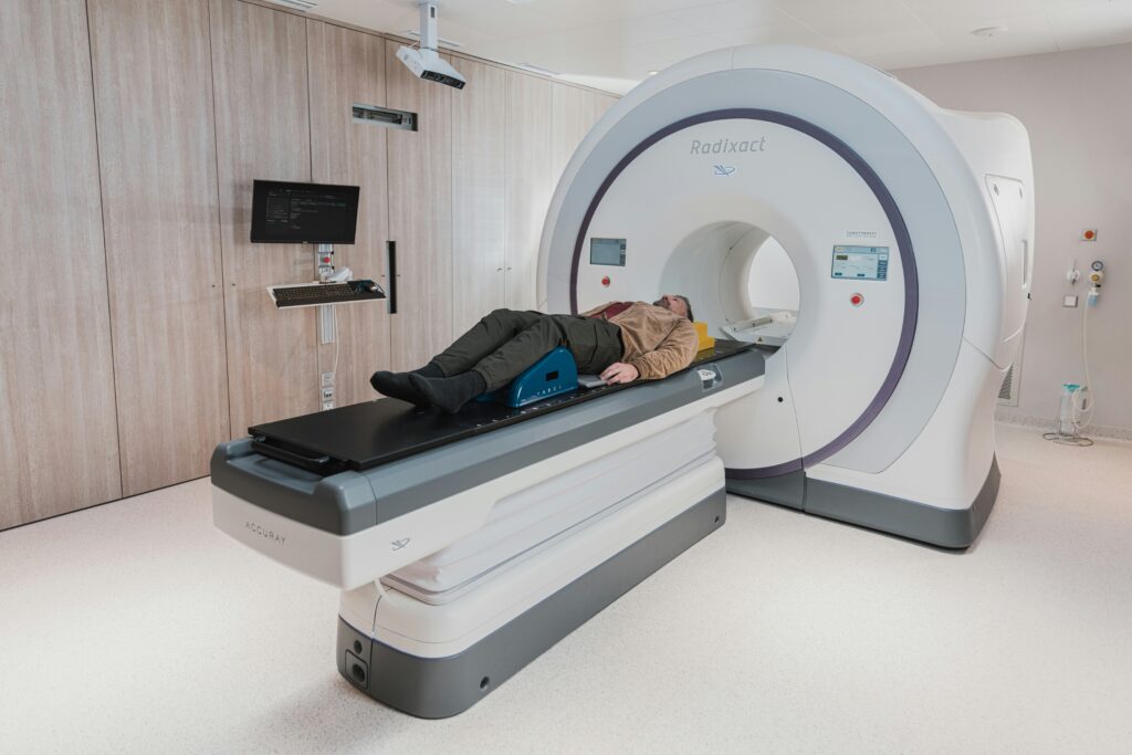 Claustrophobia View From Inside MRI Machine covering MRI anxiety, claustrophobia symptoms, breathing exercises, comfort tips, and patient preparation.