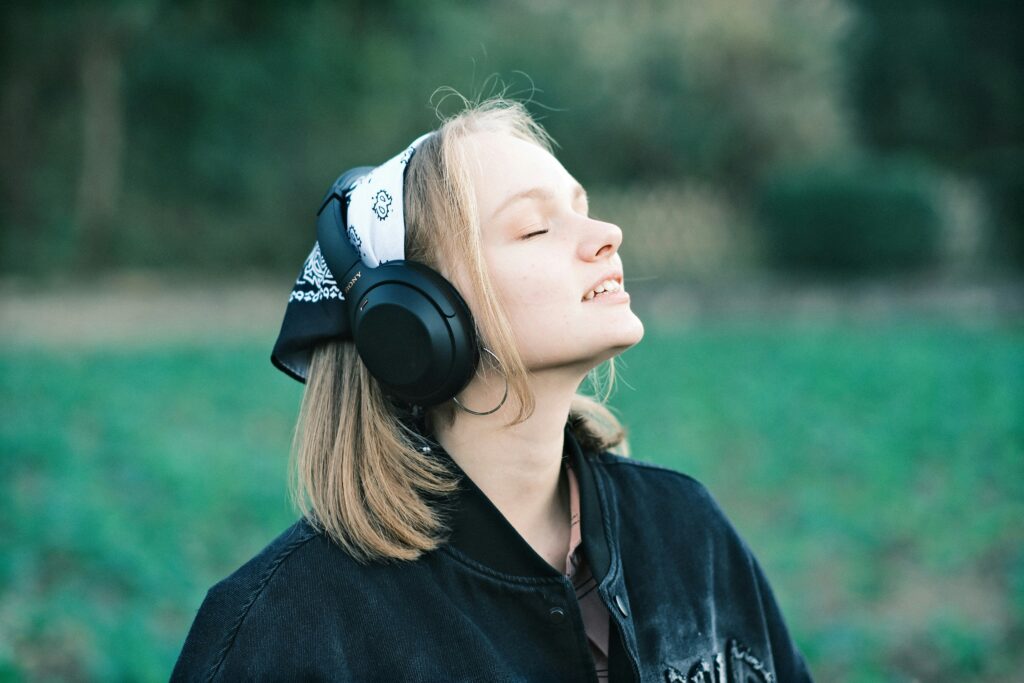 Best Budget Noise Cancelling Headphones covering sound quality, active noise cancellation, wireless features, comfort, and affordable pricing.