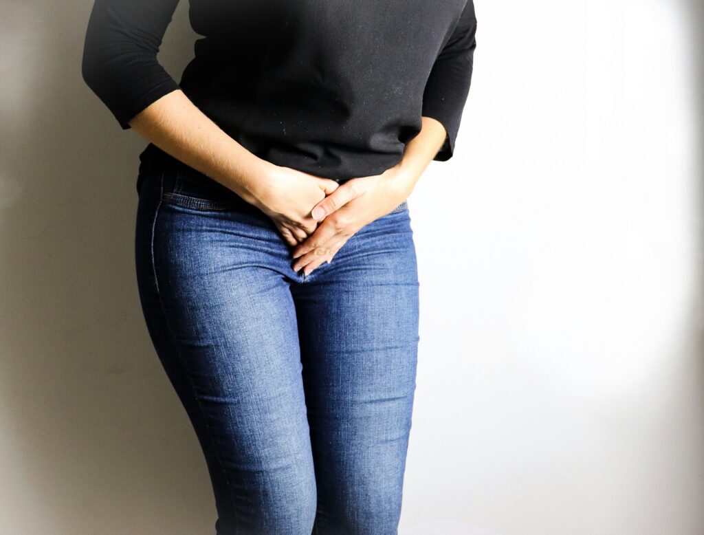 Why Does My Bladder Feel Full? guide to bladder pressure, UTIs, incomplete emptying, urinary irritation, frequent urges, and possible causes.