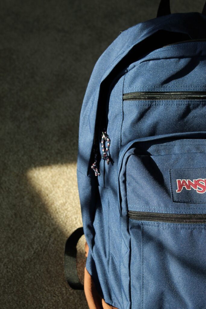How to Fix Zipper on Backpack covering stuck zippers, broken pulls, loose sliders, zipper teeth, repair tools, and maintenance tips.