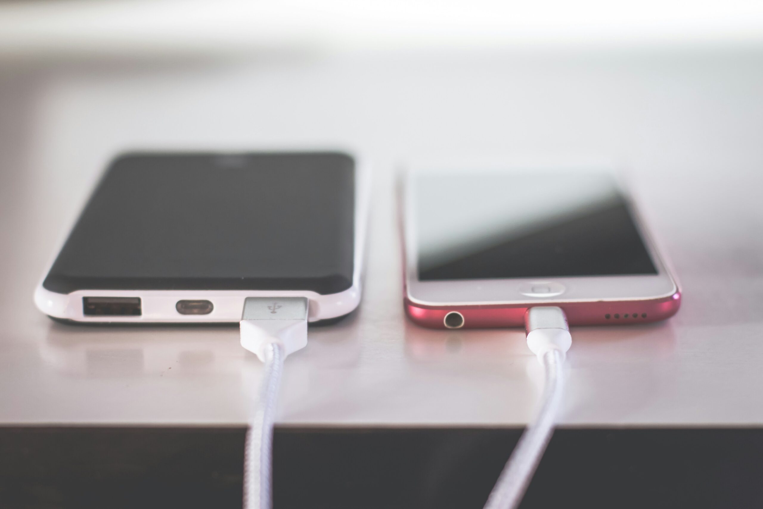 How to Clean Out iPhone Charging Port Safely: A Complete Guide
